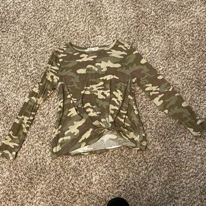 Long sleeve Camo top